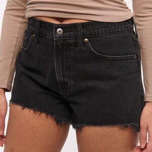 Abercrombie Ultra High Rise Mom Short in Black